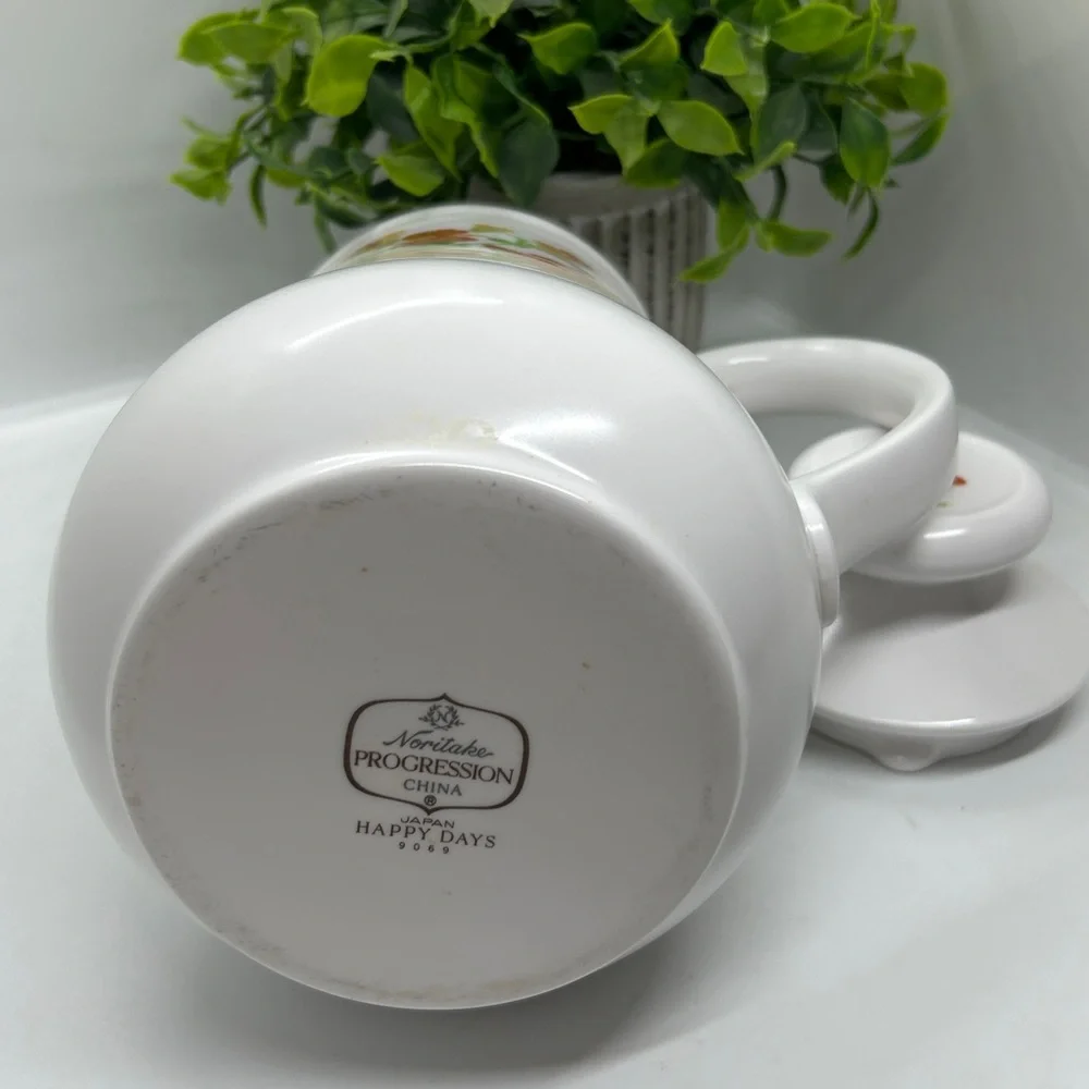 HAPPY DAYS by Noritake Coffee Pot made in Japan #9069 NWOT.